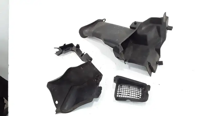 BMW 3 E90 E91 (2005 - 2012) 6431692597706 Дренажный шланг — фото 1