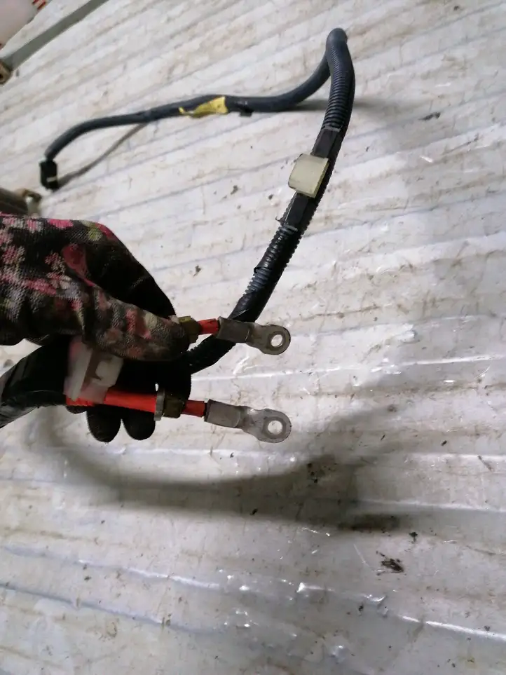 Toyota Prius (XW10) (1997 - 2003) 8216447040D Прочая электропроводка — фото 3