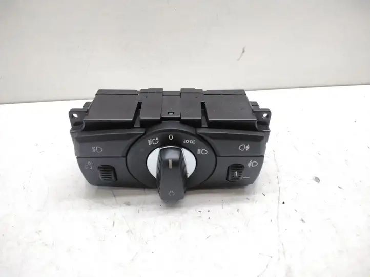 BMW 5 E60 E61 (2004 - 2010) 6988555 Включатель фонарей — фото 1