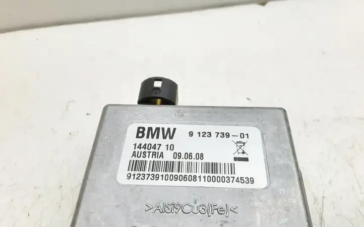 BMW 3 E90 E91 (2005 - 2012) 9123739 Усилитель антенны — фото 3