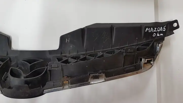 Mazda 5 (2005 - 2010)  C23550711 Передняя решётка