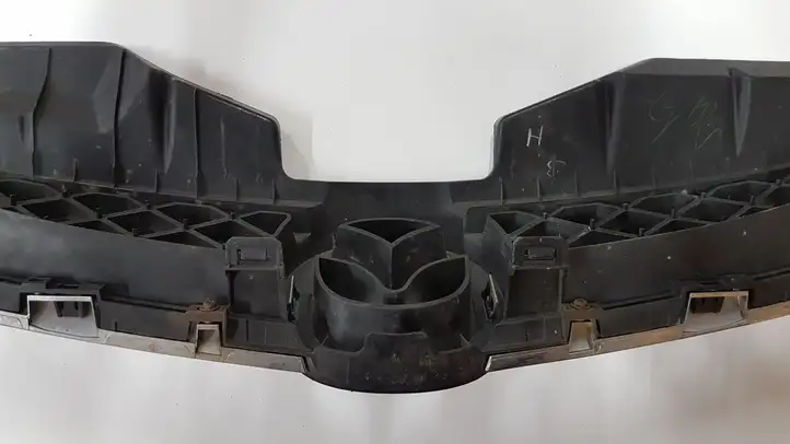 Mazda 5 (2005 - 2010)  C23550711 Передняя решётка