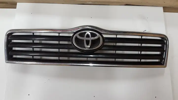 Toyota Avensis T250 (2003 - 2006) 5311405060 Передняя решетка — фото 1