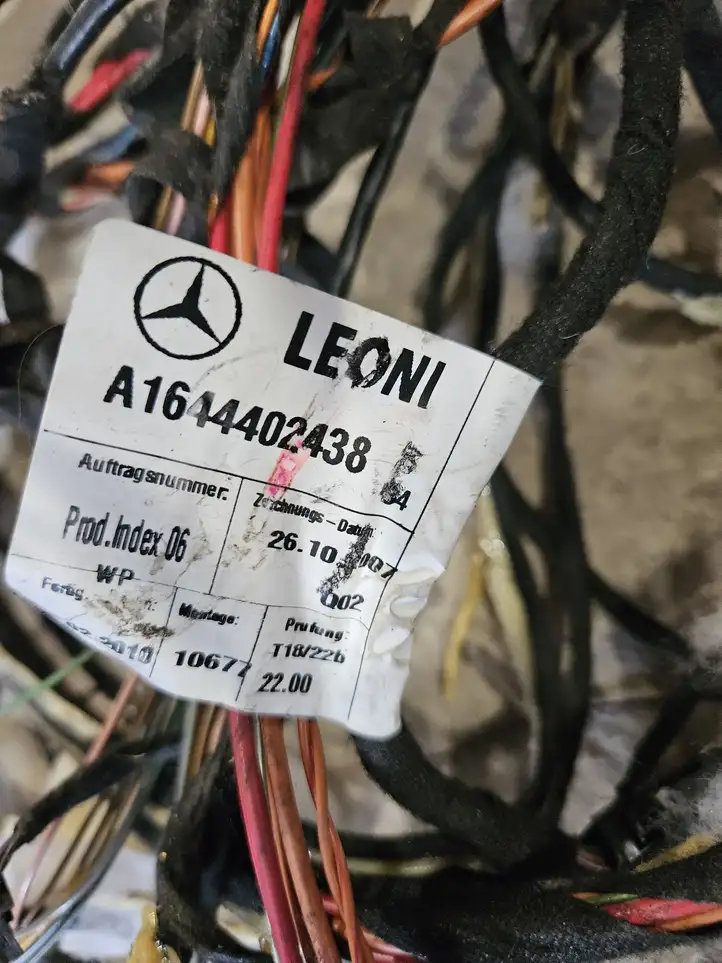 Mercedes-Benz GL X164 (2006 - 2012) A1644402438 Проводка люка — фото 3