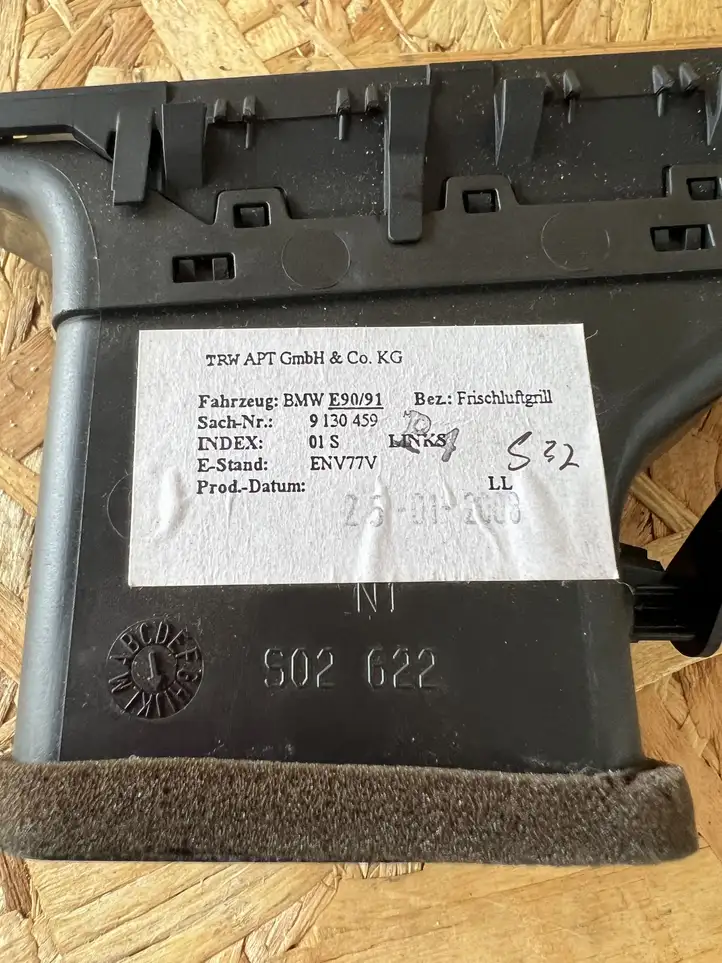 BMW 3 E90 E91 (2005 - 2012) 9130459 Боковой воздушный дефлектор — фото 2