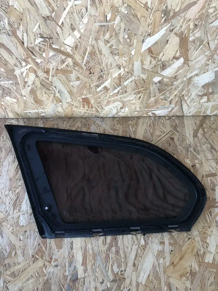 BMW 3 E90 E91 (2005 - 2012) 43001582 Заднее боковое стекло — фото 3