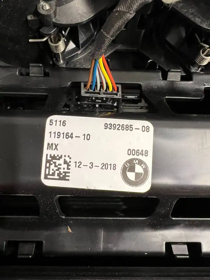 BMW X3 G01 (2018 - 2024) 8795945 Модуль беспроводной зарядки — фото 4