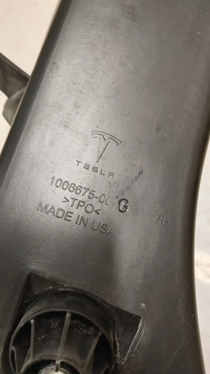 Tesla Model S (2016 - 2021) 100667500g Прочая отделка багажника — фото 2