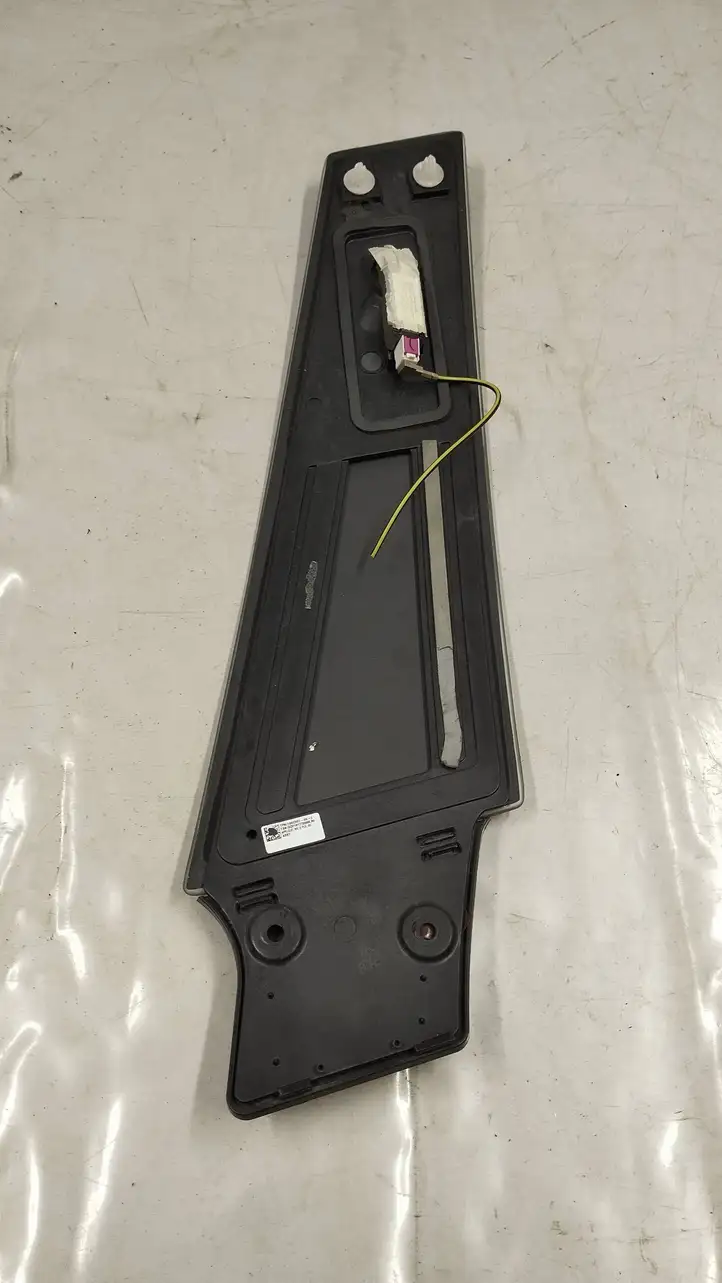 Tesla Model S (2016 - 2021) 109230700e Боковое стекло в середине кузова — фото 3