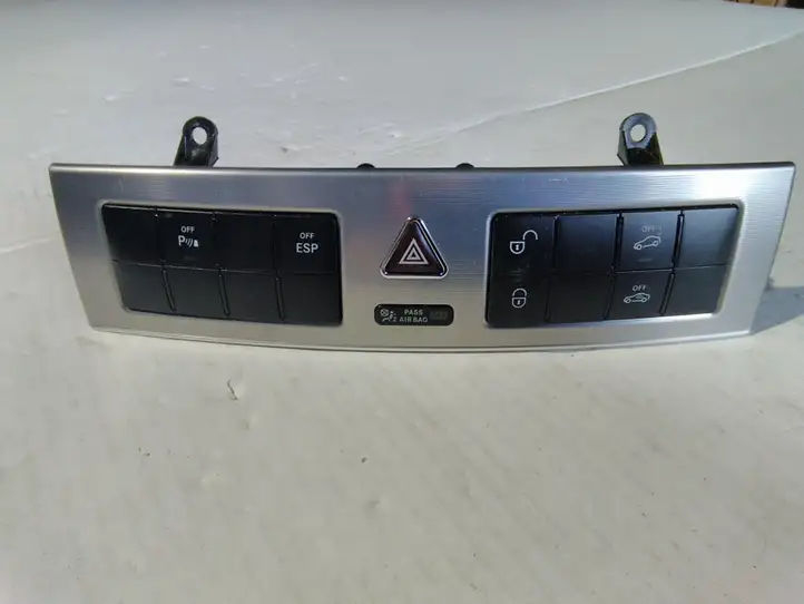 Mercedes-Benz C AMG W203 (2000 - 2007) 2038703410 Мултифункционный включатель управления / ручка — фото 1