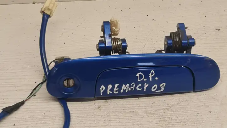 Mazda Premacy (1999 - 2005) 8PCB04 Наружная ручка двери — фото 1