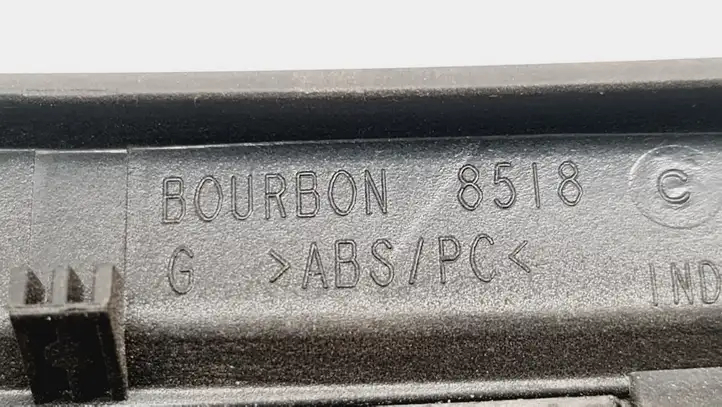 Toyota Avensis T250 (2006 - 2009) BOURBON8518 Боковой воздушный дефлектор — фото 2