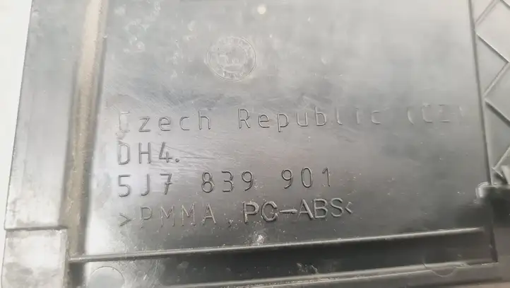 Skoda Praktik 5J8 (2007 - 2014) 5J7839901 Накладка стекла задней двери — фото 2