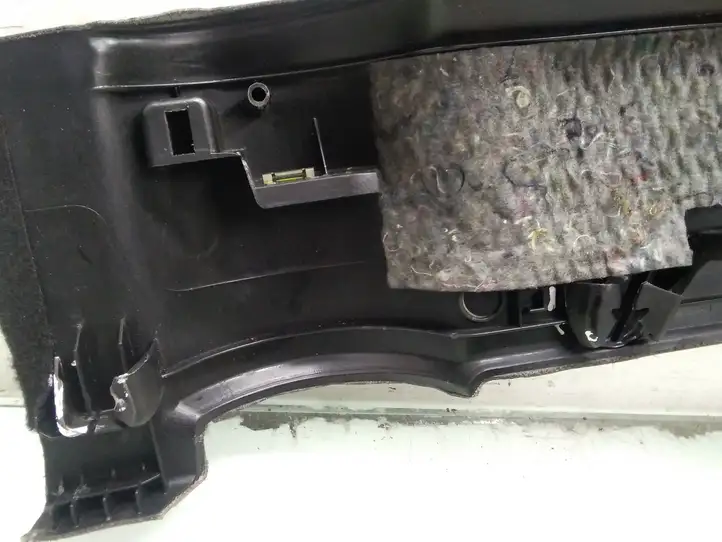 Land Rover Discovery 3 - LR3 (2004 - 2009) Другая деталь консоли (туннеля) — фото 3