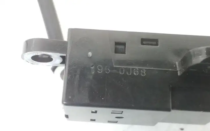 Toyota Avensis T250 (2006 - 2009) 75B596 Кнопки на рулевом колесе — фото 2