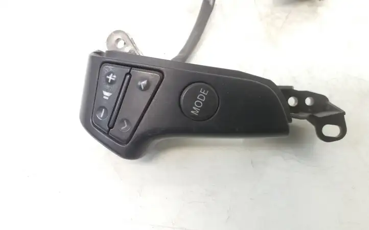 Toyota Avensis T250 (2006 - 2009) 75B596 Кнопки на рулевом колесе — фото 5