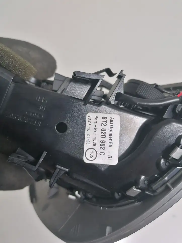 Audi A5 8T 8F (2007 - 2011) 8T2820902C Боковой воздушный дефлектор — фото 2