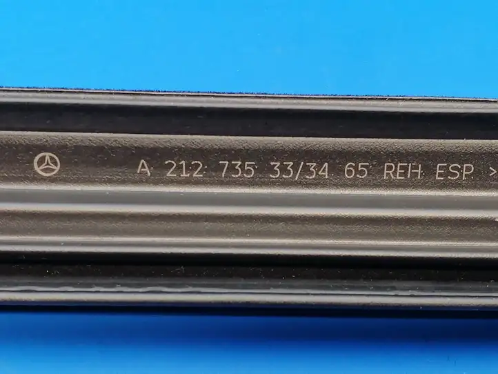 Mercedes-Benz E W212 (2009 - 2016) A21273533 Уплотнитель стекла задней двери — фото 2