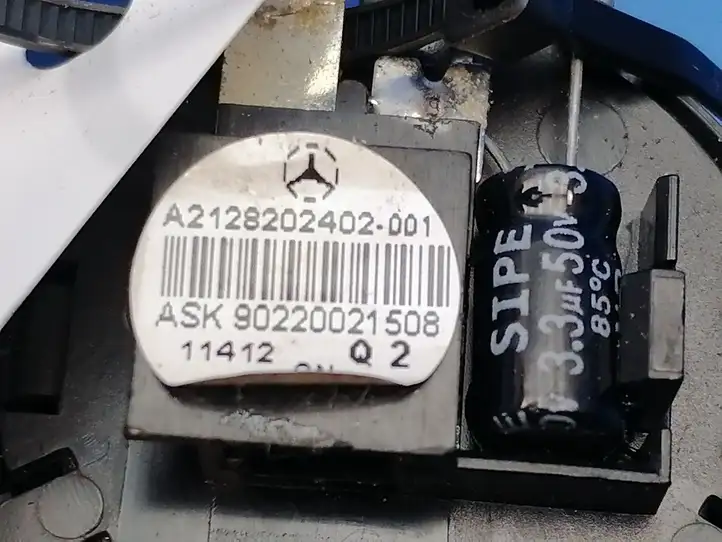 Mercedes-Benz E W212 (2009 - 2016) A2128202402 Твитер задних дверей — фото 1
