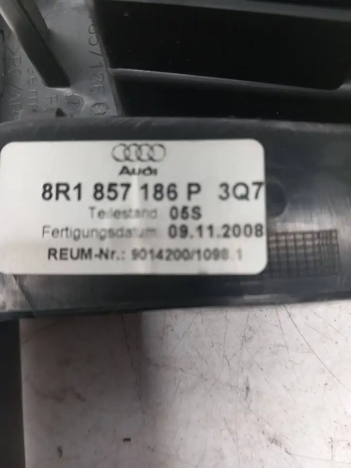 Audi Q5 SQ5 (2008 - 2012) 8R1857186P Отделка магнитолы — фото 4
