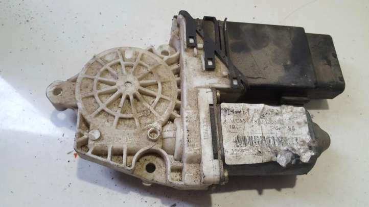 101387102 Volkswagen Golf III Priekinis varikliukas langų pakėlėjo