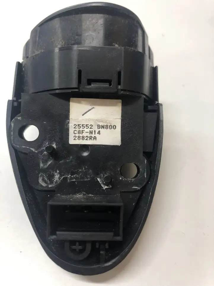 Nissan X-Trail T30 (2001 - 2007) 25552BN800 Кнопки на рулевом колесе — фото 3
