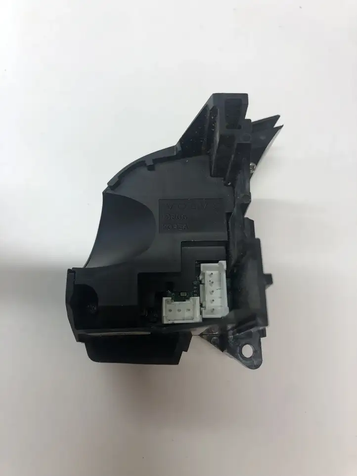 Volvo XC90 (2002 - 2006) 30739569 Кнопки на рулевом колесе — фото 6