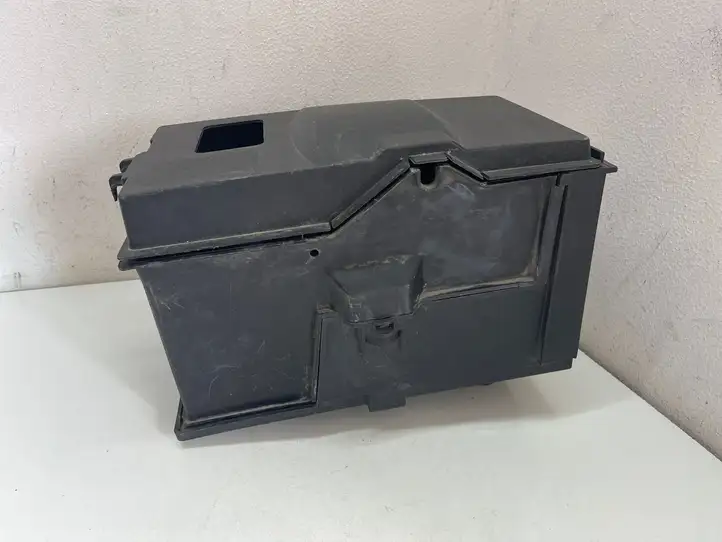 Ford Focus C-MAX (2003 - 2010)  3M5110723BR Ящик аккумулятора