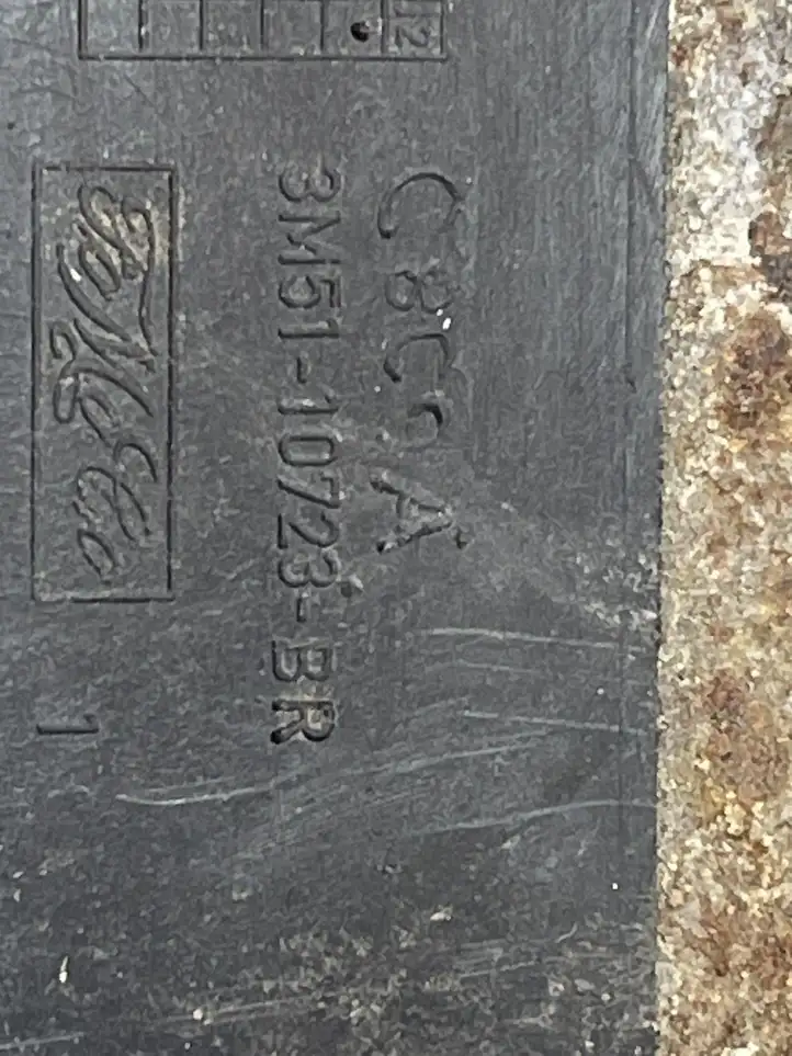 Ford Focus C-MAX (2003 - 2010)  3M5110723BR Ящик аккумулятора