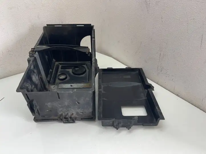 Ford Focus C-MAX (2003 - 2010)  3M5110723BR Ящик аккумулятора