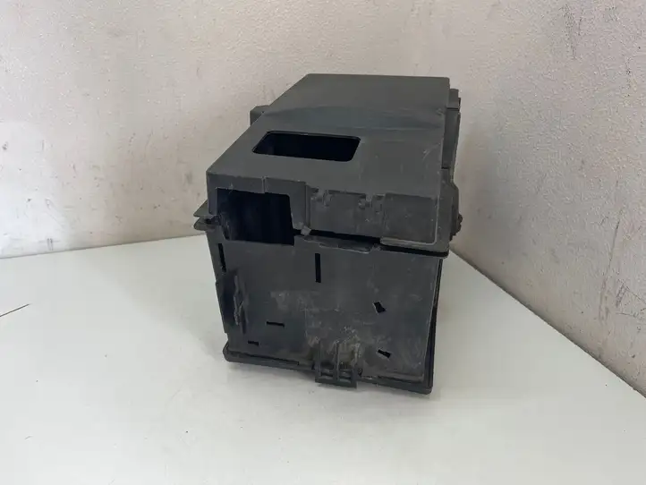 Ford Focus C-MAX (2003 - 2010)  3M5110723BR Ящик аккумулятора