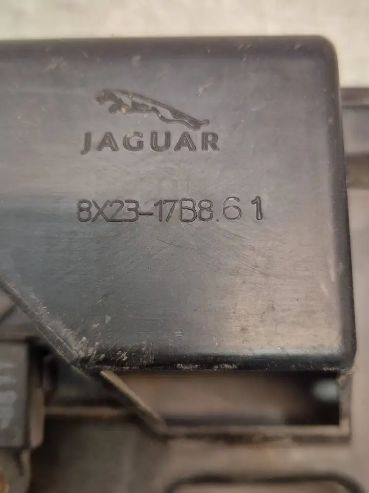 Jaguar XF (2007 - 2015) 8X2317B861 Кронштейн заднего бампера — фото 4
