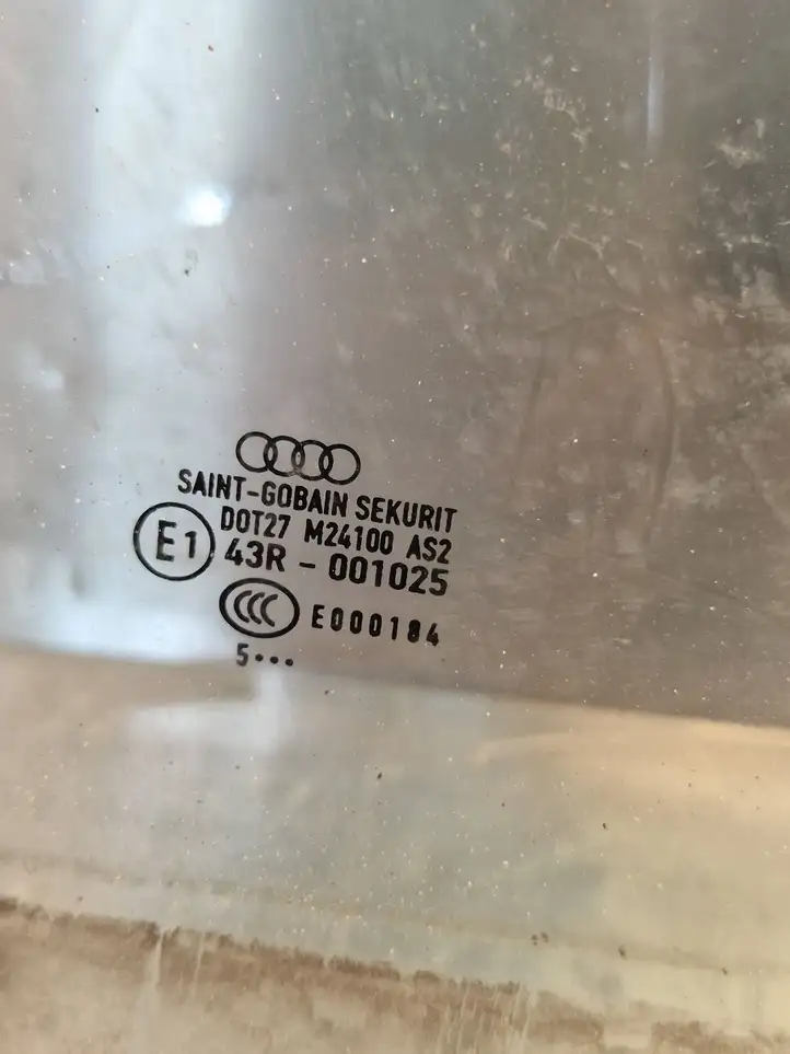 Audi A4 S4 B7 8E 8H (2004 - 2009) 43R001025 Стекло передней двери — фото 3