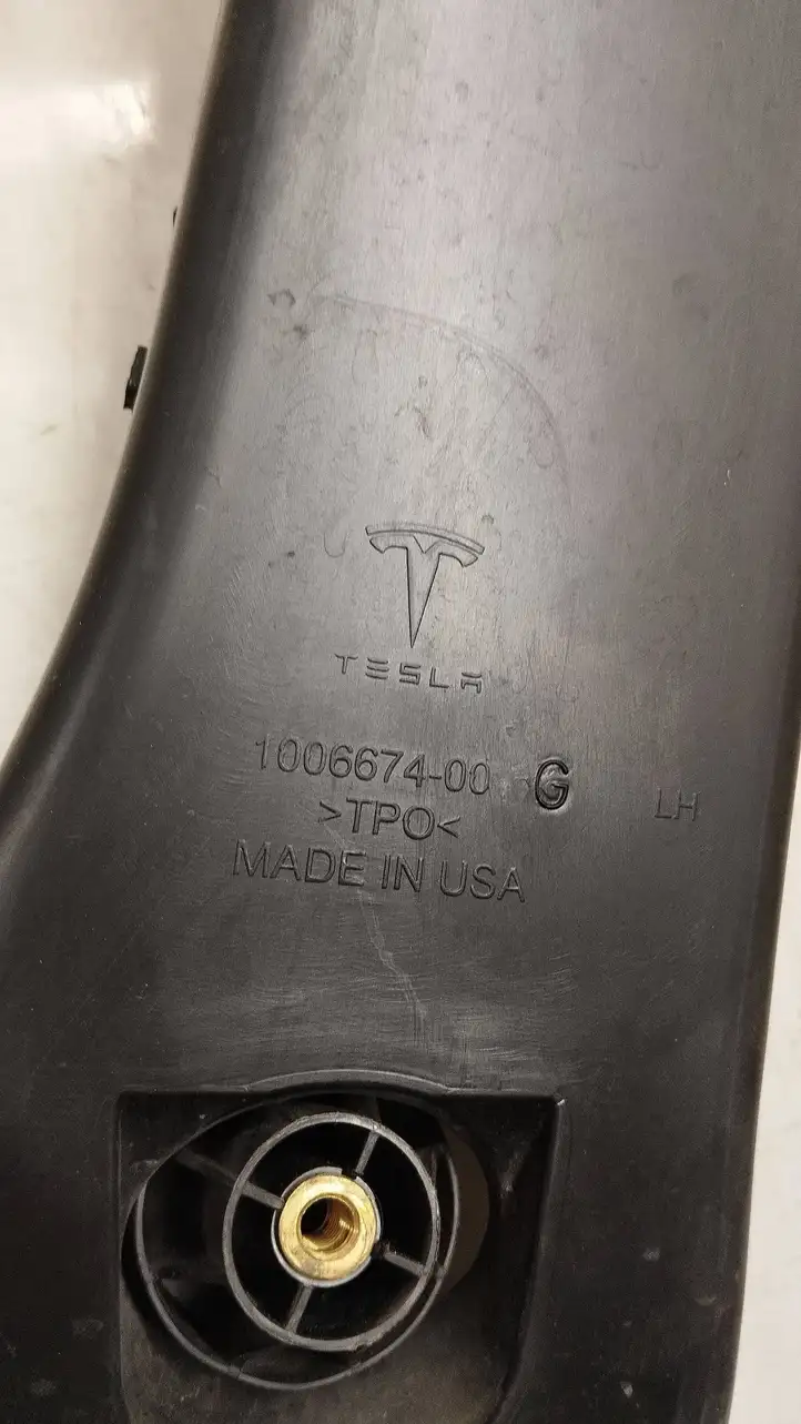 Tesla Model S (2016 - 2021) 100667400g Прочая отделка багажника — фото 4