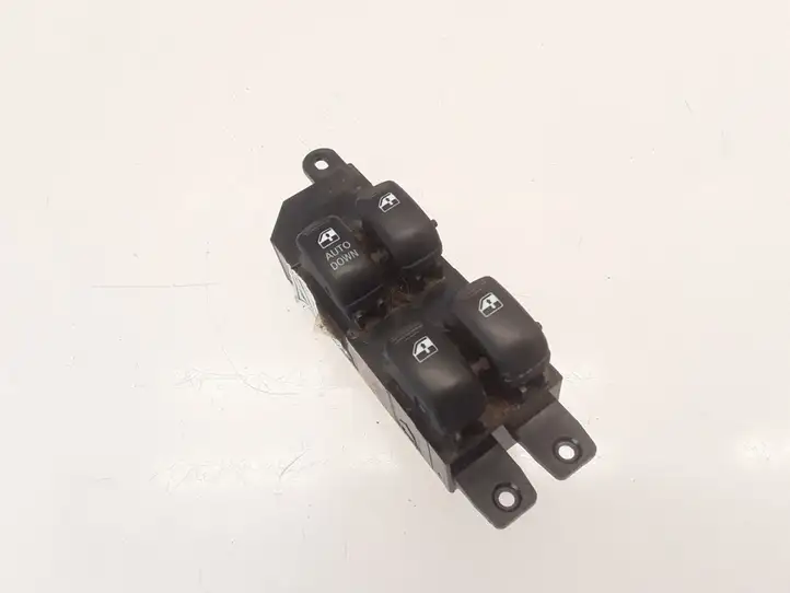 Hyundai Santa Fe (2000 - 2005) 9357026000 Блок кнопок стеклоподъемников — фото 1