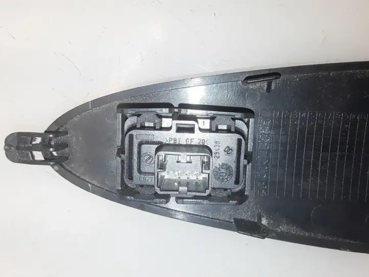 Fiat Croma (2005 - 2011) Кнопка стеклоподъемников — фото 3