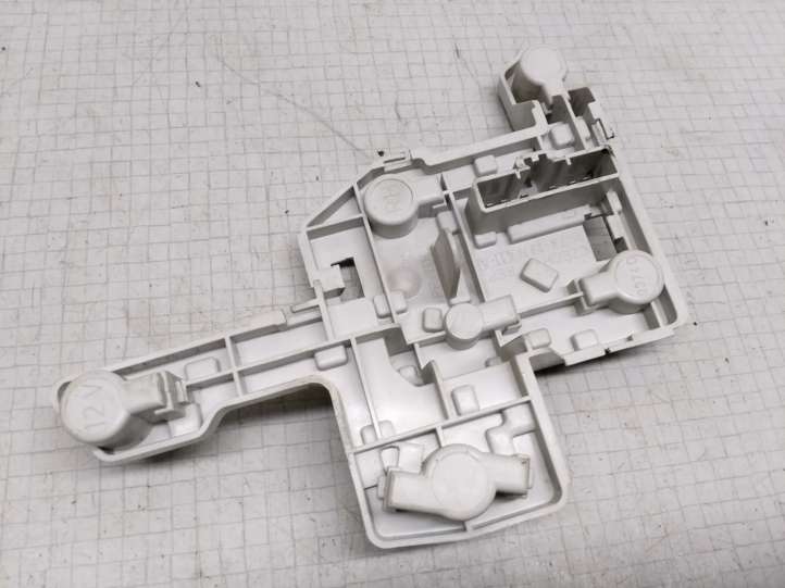 3S7X13N411A Ford Mondeo Mk III Galinio žibinto detalė