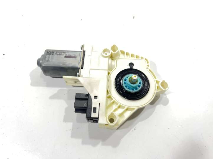 4L0959802B Audi Q7 4L Priekinis varikliukas langų pakėlėjo