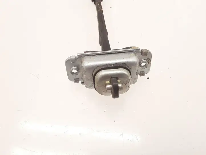 Chevrolet Captiva (2006 - 2011) Ограничитель задней двери — фото 2