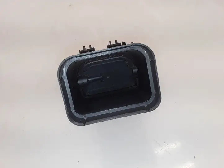 Volvo S40 (2004 - 2007) Y011030 Боковой воздушный дефлектор — фото 4