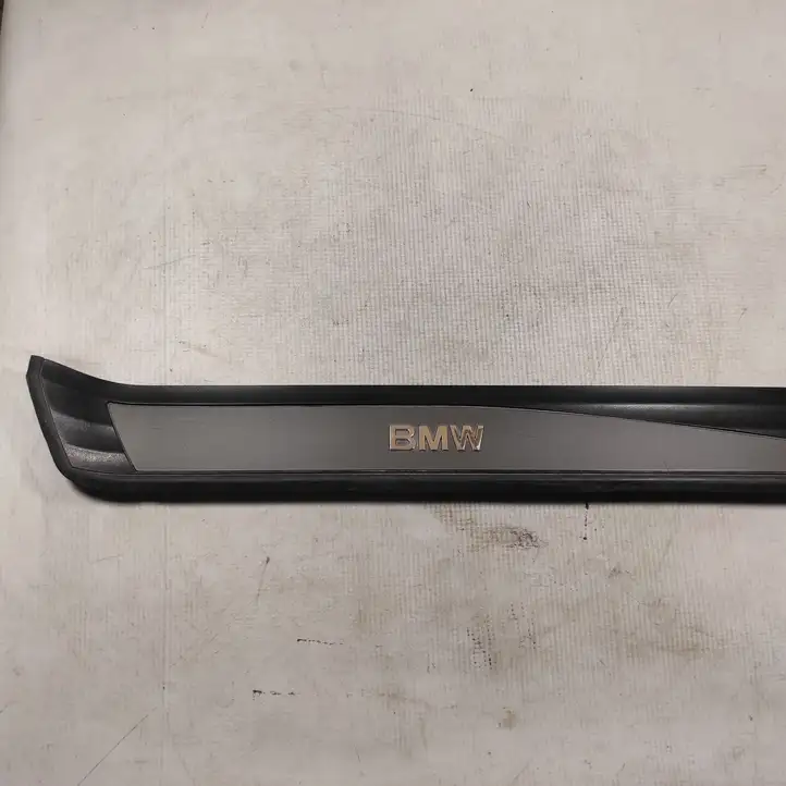 BMW 5 E60 E61 (2004 - 2010) 51477034303 Наружная отделка переднего порога — фото 1
