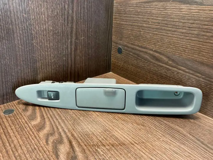 Toyota Avensis Verso (1995 - 2001) 7427244100 Блок кнопок стеклоподъемников — фото 1