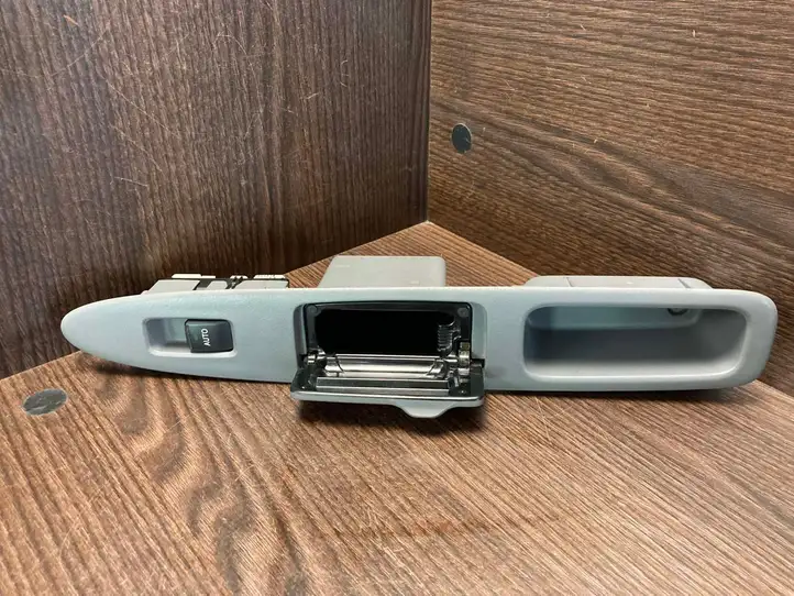 Toyota Avensis Verso (1995 - 2001) 7427244100 Блок кнопок стеклоподъемников — фото 3