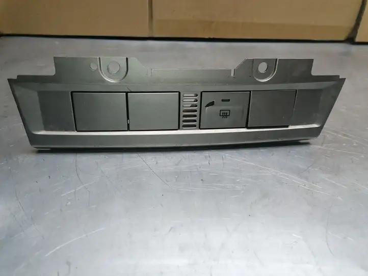 Ford Focus (2008 - 2011) 4M5113D734BC Кнопка обогрева стекла — фото 1