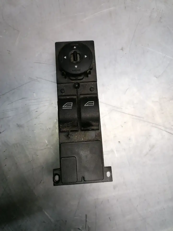 Ford Focus (2008 - 2011) 7M5T14529BA Кнопка стеклоподъемников — фото 1