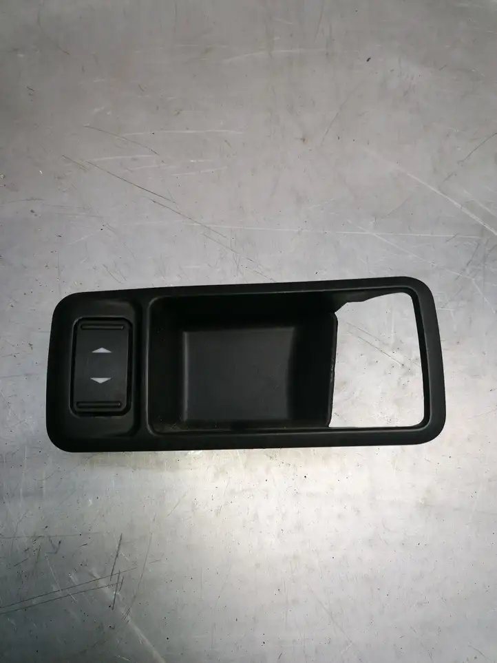 Ford Focus (2008 - 2011) 3M51226A36ABW Кнопка стеклоподъемников — фото 1