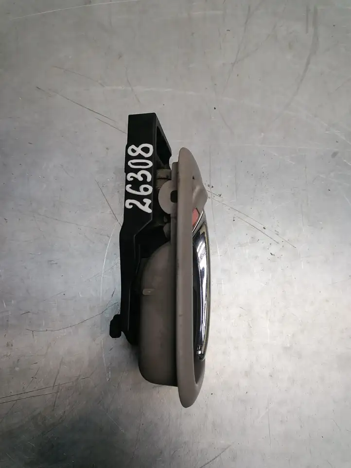 Toyota Prius (XW10) (1997 - 2003) Внутренняя ручка задней двери — фото 2
