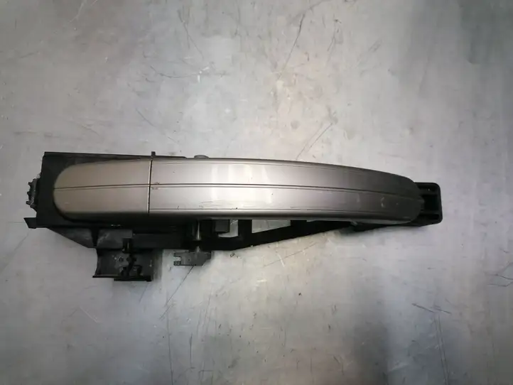 Ford Focus (2008 - 2011) Наружная ручка задней двери — фото 1