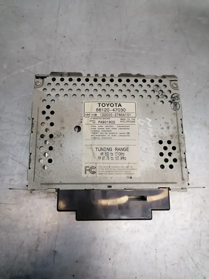 Toyota Prius (XW10) (1997 - 2003) 8612047030 Магнитола / мультимедийная система — фото 3