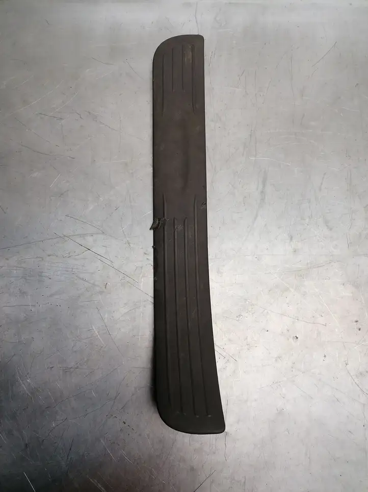 Toyota Prius (XW10) (1997 - 2003) 6791647010 Наружная отделка заднего порога — фото 3